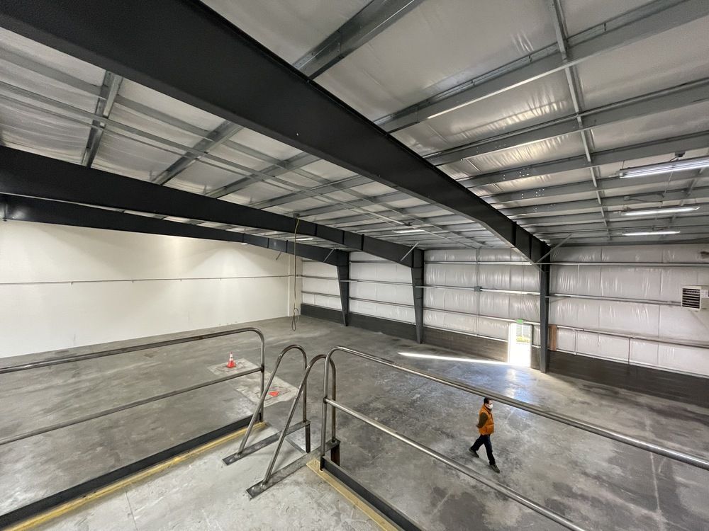 Class A Industrial: 3543 Steelhead Run Drive NE, Suite A, Albany, OR 97321